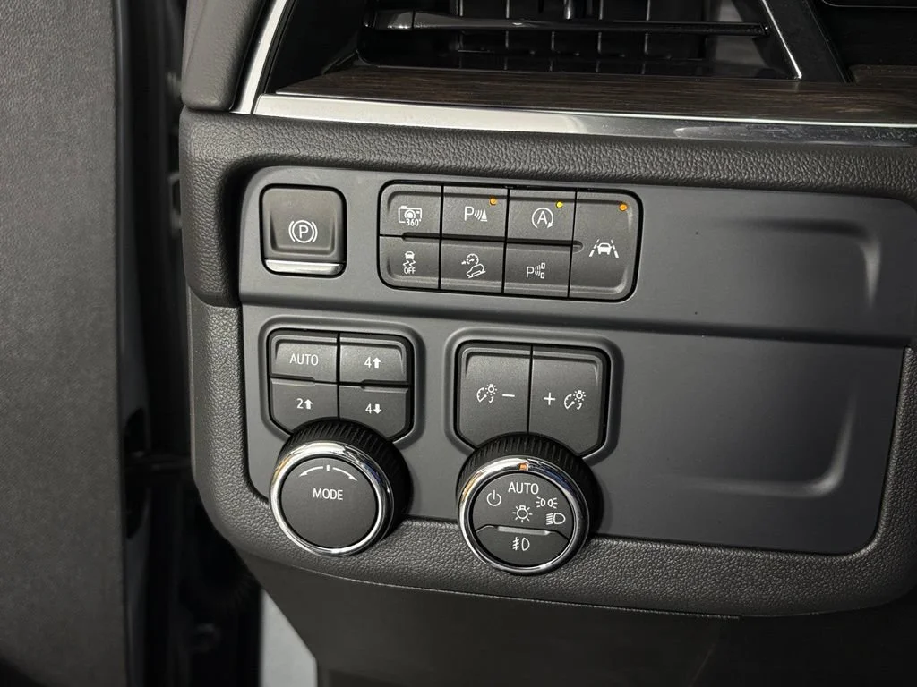 New 2026 Sterling Gray Metallic Chevrolet Z71 image 25