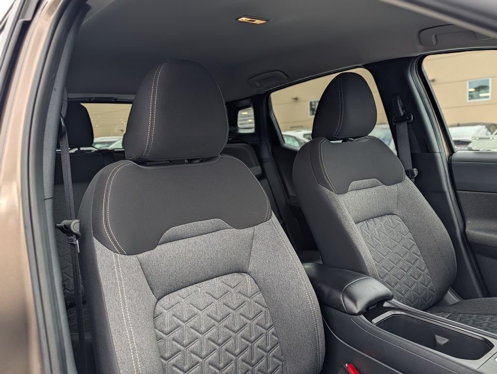 2025 Nissan Kicks SV - Photo 11
