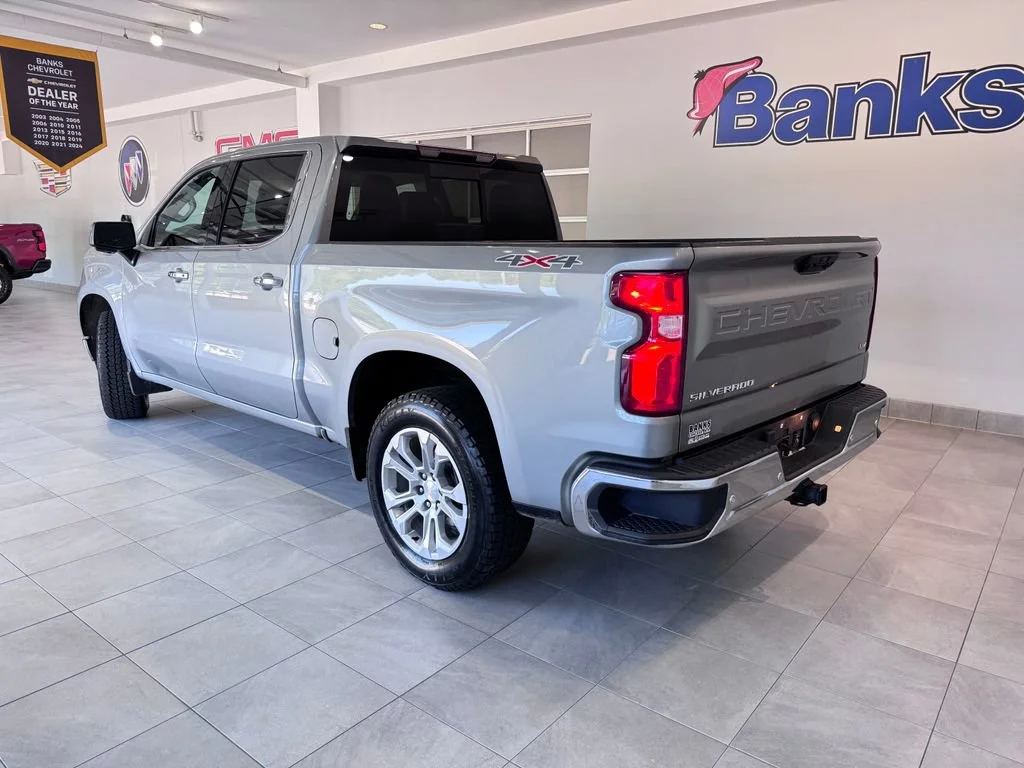 2025 Chevrolet Silverado 1500 LTZ - Photo 6