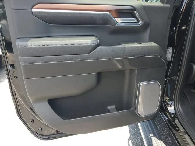 Used 2024 Onyx Black GMC Denali image 24