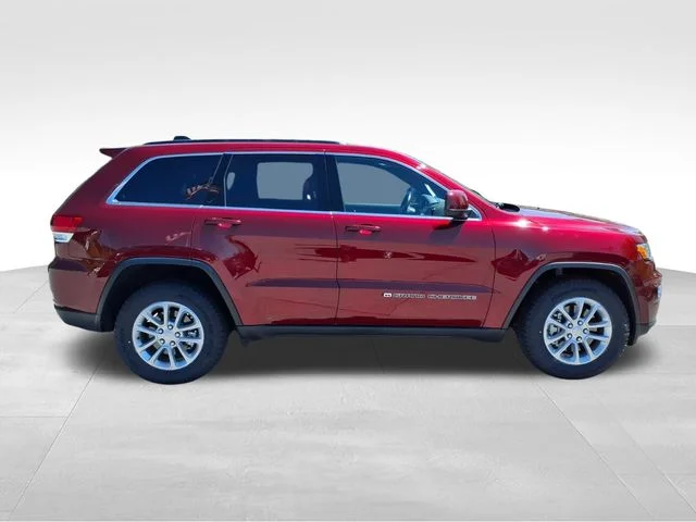 Used 2022 Red Jeep Laredo X image 12