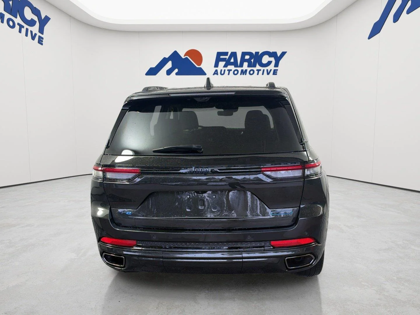 Used 2023 Rocky Mountain Pearlcoat Jeep 30th Anniversary image 6