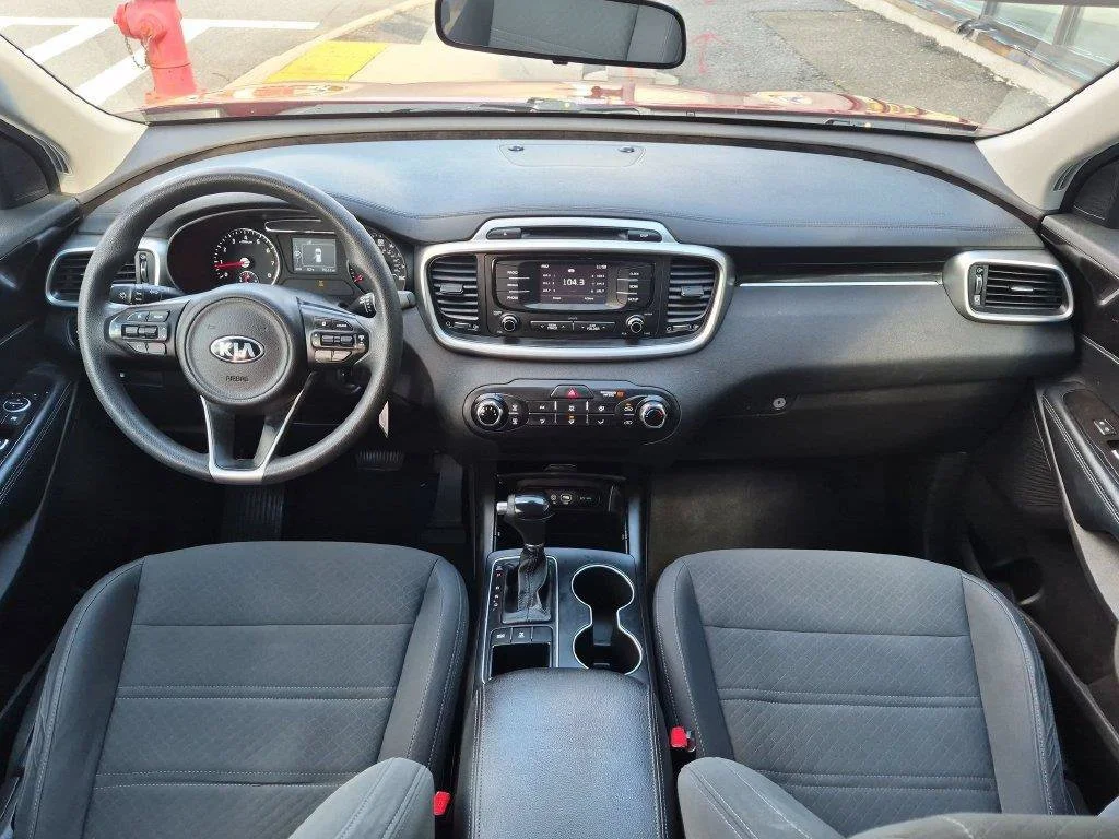 Used 2017 Red Kia LX image 17