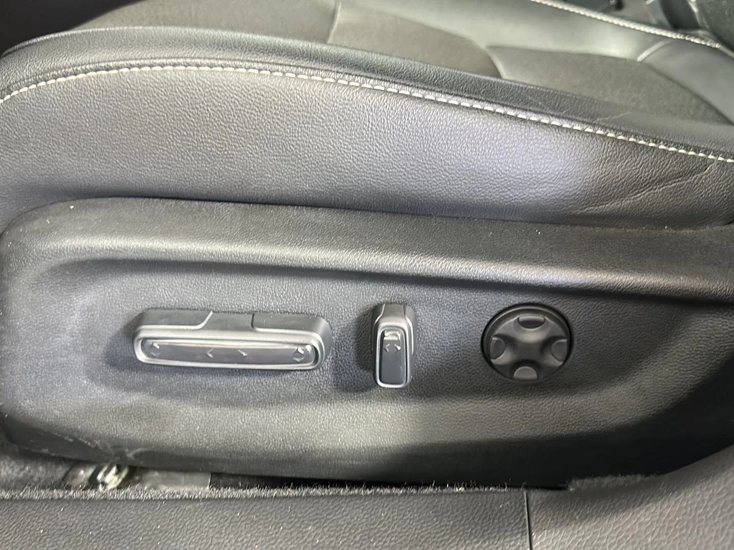 Used 2019 Still Night Pearl Honda Sport image 12