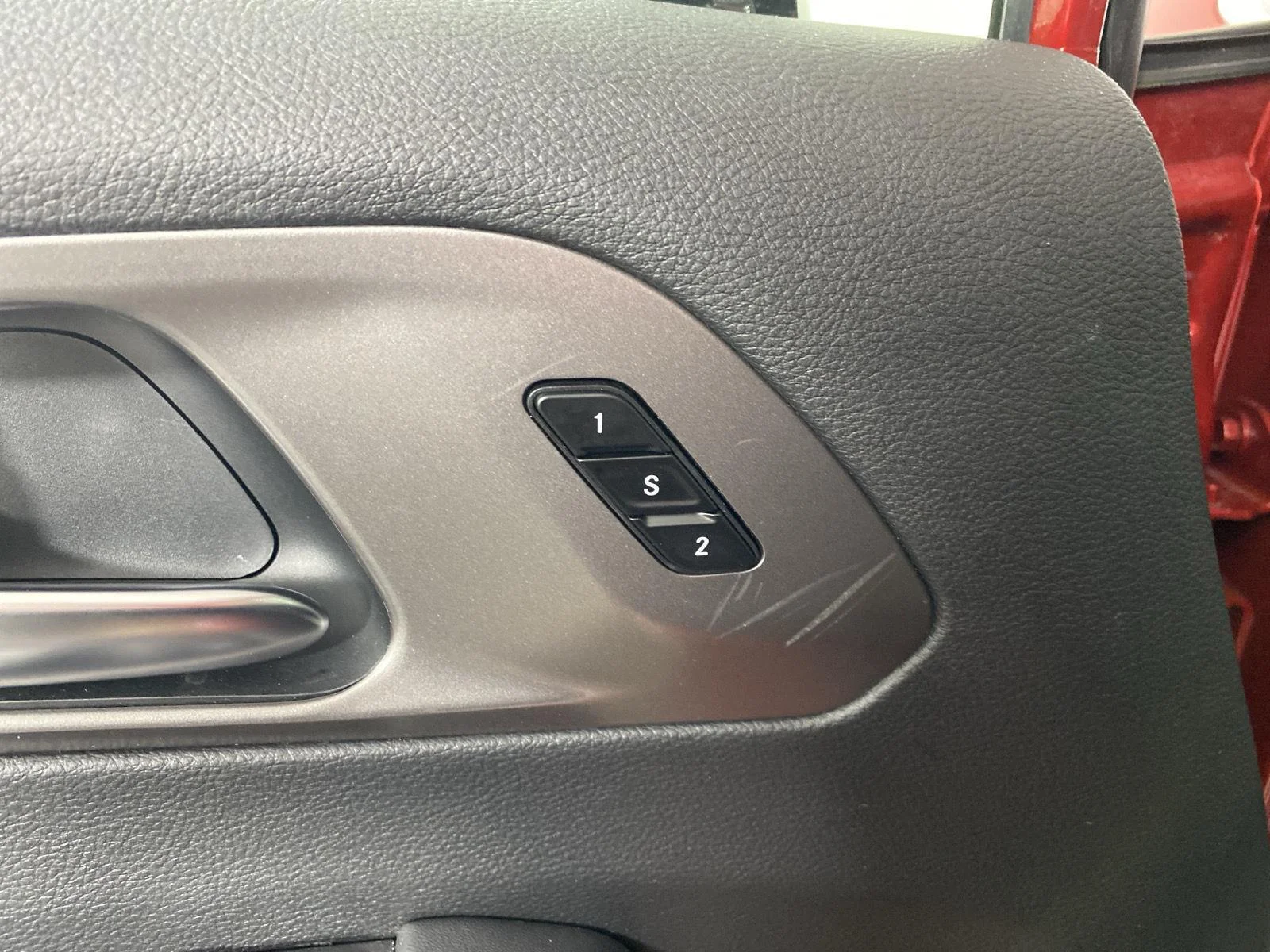 Used 2025 Red Hot Pearlcoat Chrysler Select image 22