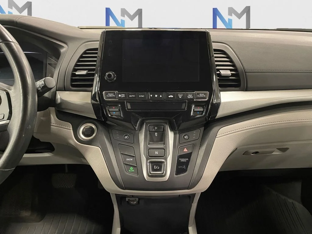 Used 2018 Blue Honda EX-L image 11