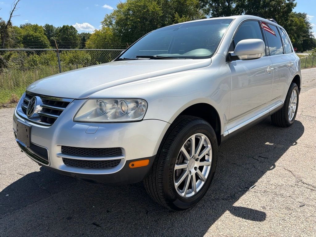 Used 2006 Silver Volkswagen V10 TDI image 6