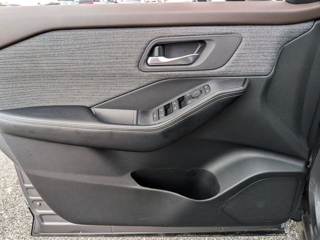 Used 2023 Gray Nissan SV image 31