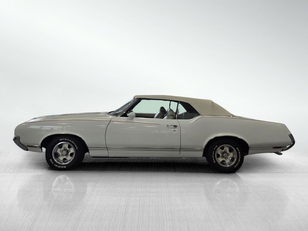Used 1970 White Oldsmobile Convertible image 4