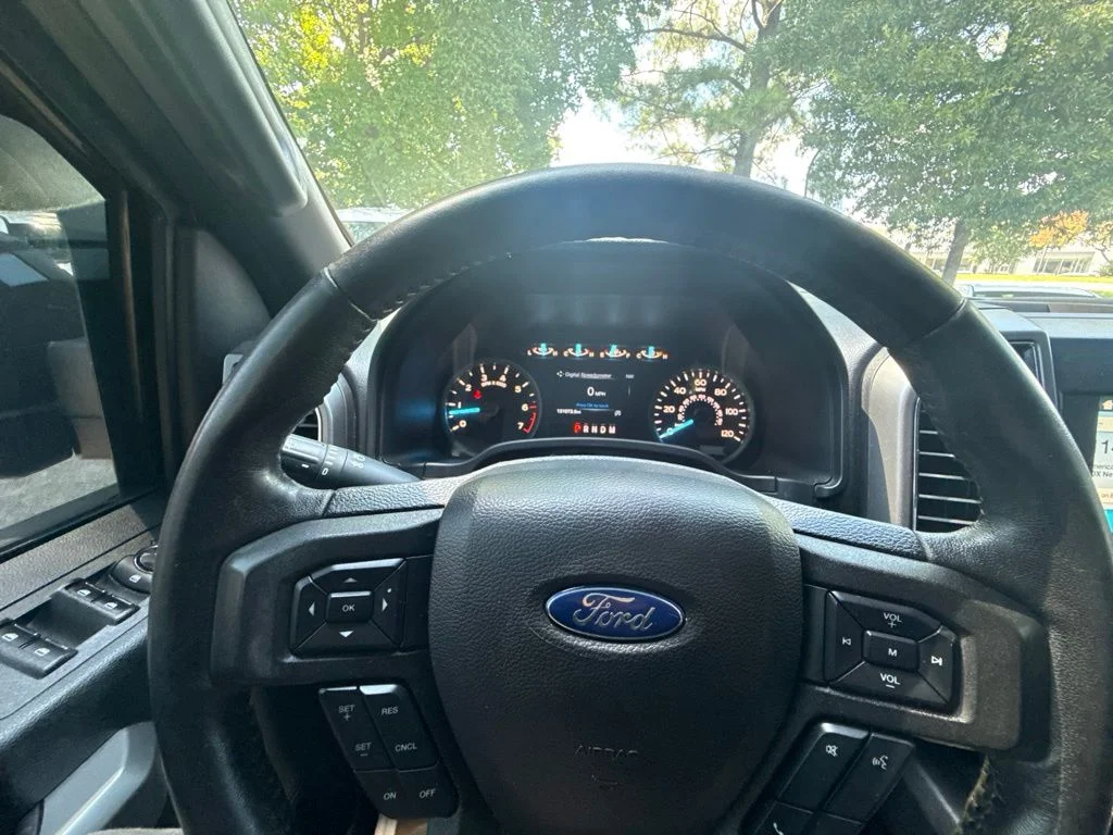 Used 2018 Blue Ford XLT image 18
