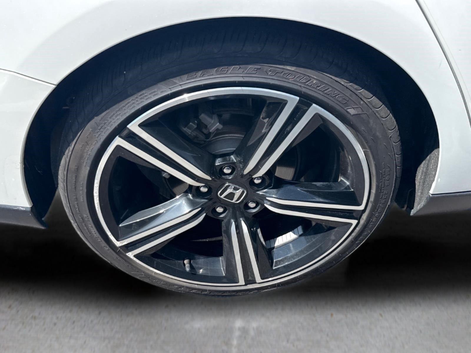 Used 2025 Platinum White Pearl Honda Sport image 15