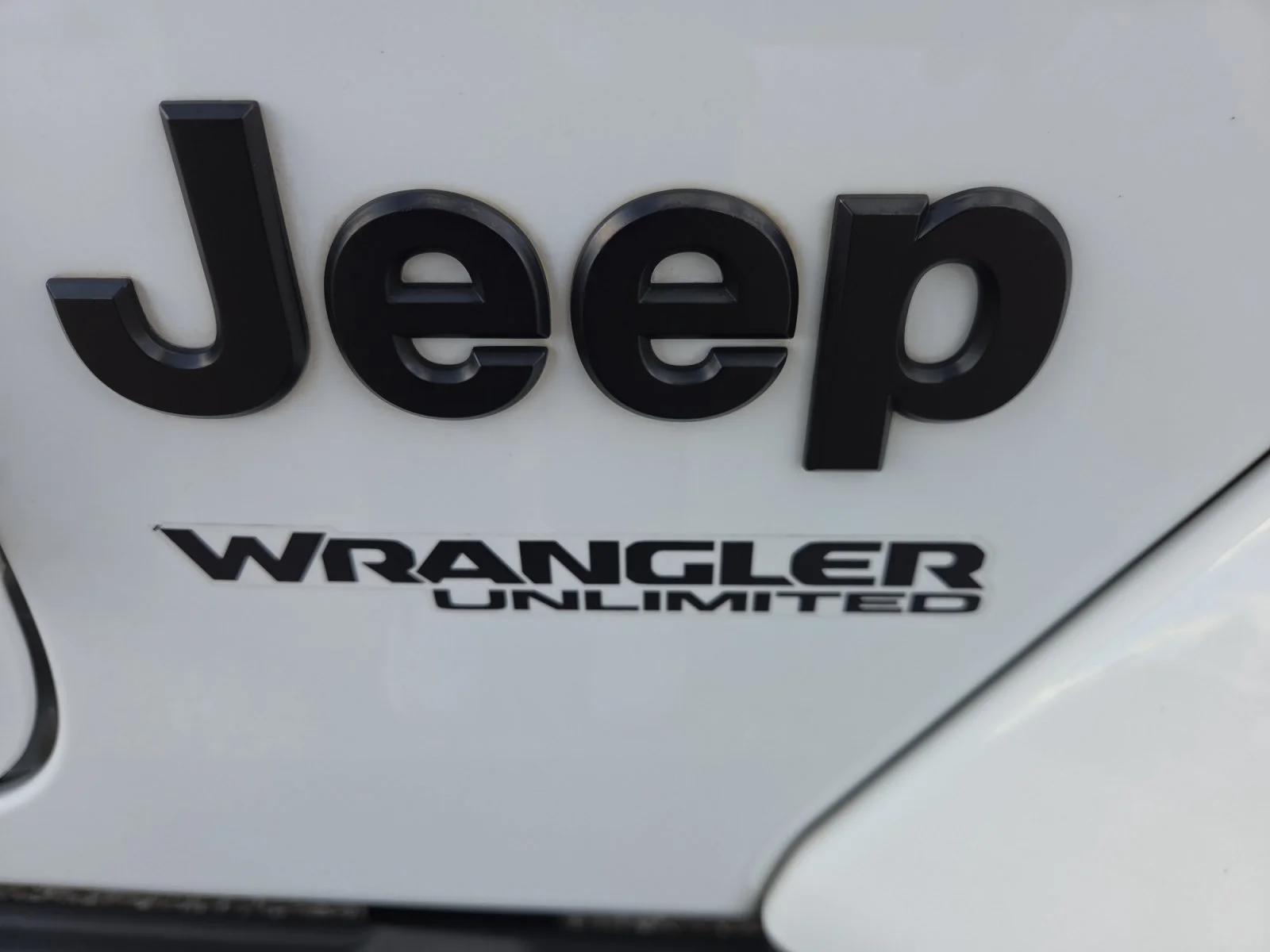 Used 2021 White Jeep Unlimited Sahara Altitude image 16