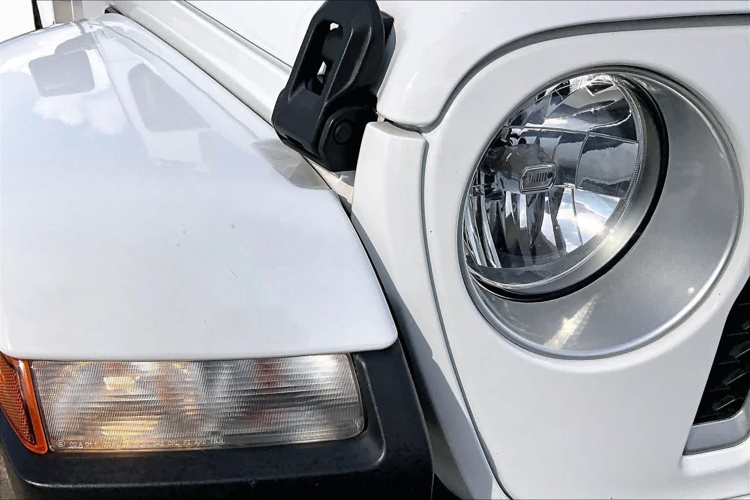 Used 2023 Bright White Clearcoat Jeep Overland image 27