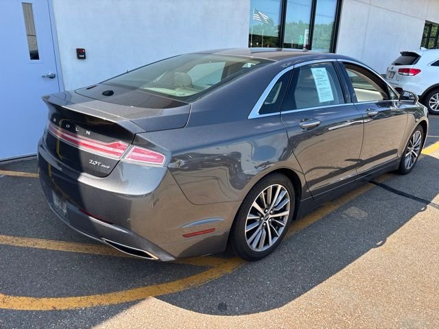 Used 2018 Gray Lincoln Premiere image 5