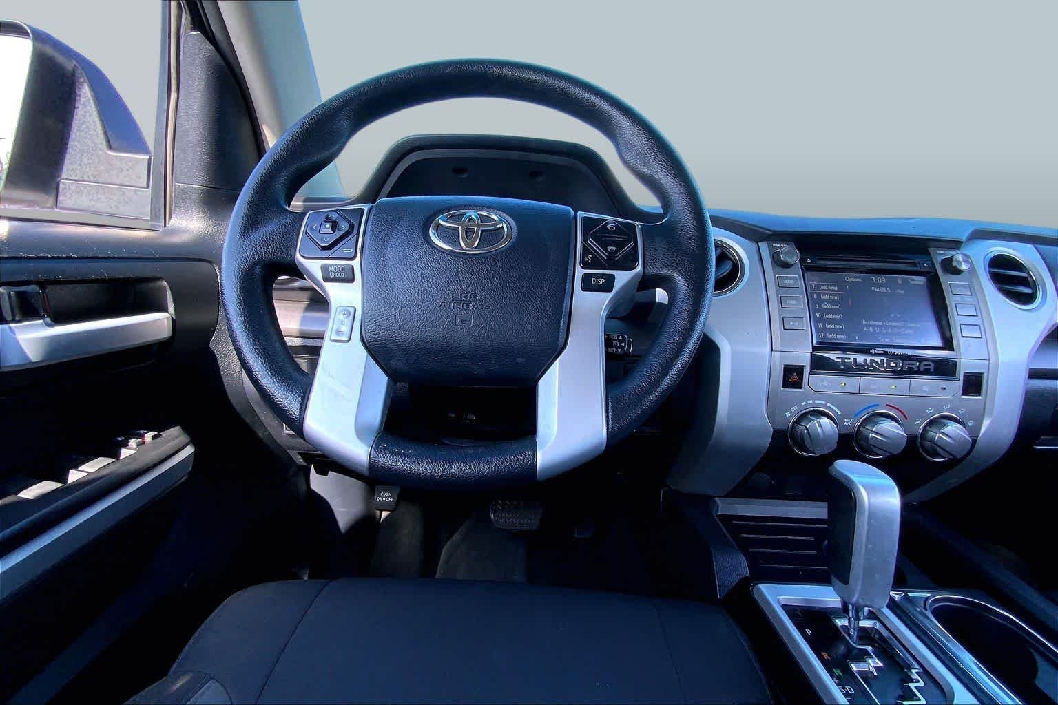 Used 2017 Super White Toyota SR5 image 5