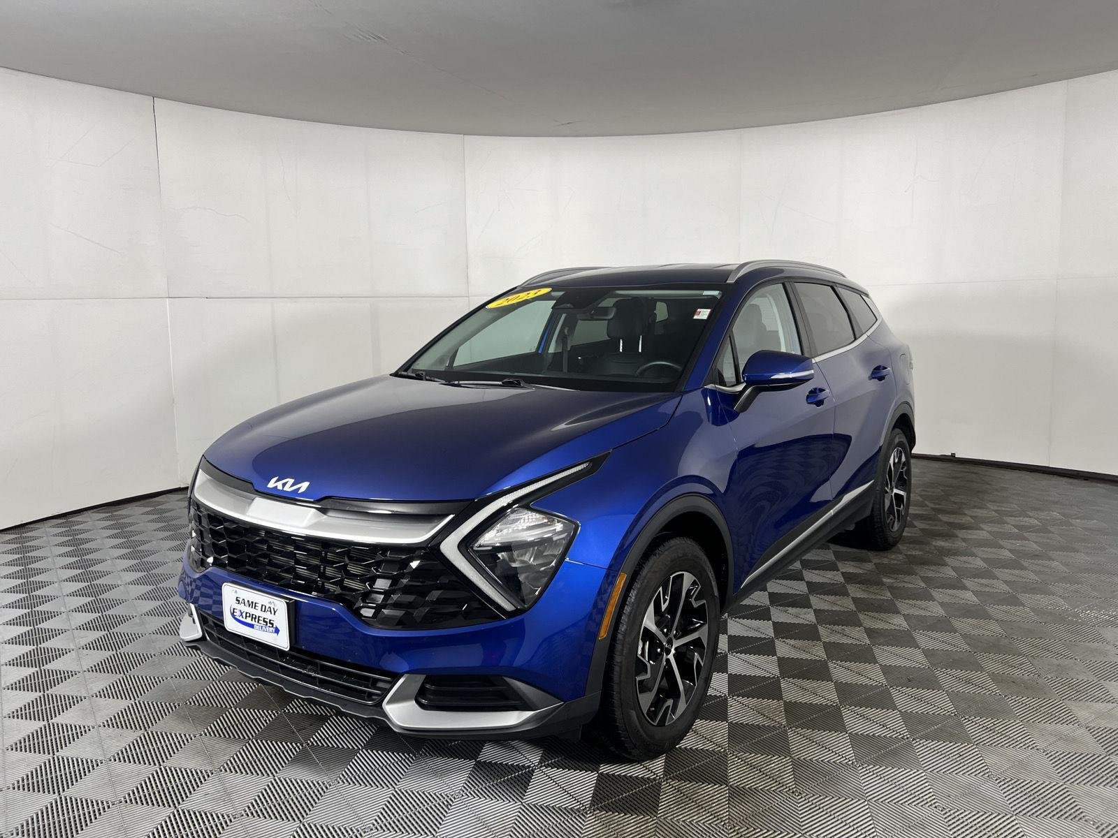 Used 2023 Sapphire Blue Kia EX image 3