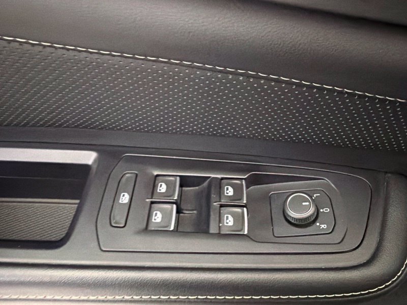 Used 2024  Volkswagen 2.0T SE w/Technology image 21