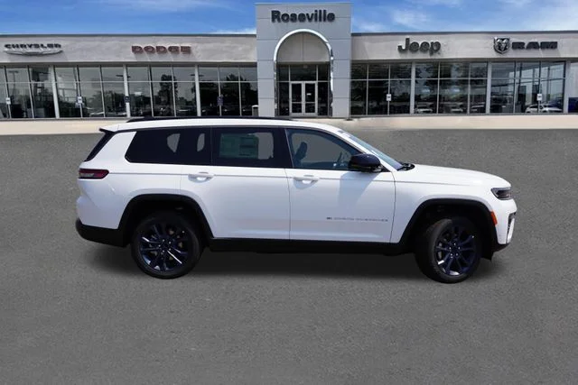 New 2026 Bright White Clear-Coat Exterior Paint Jeep Limited image 2