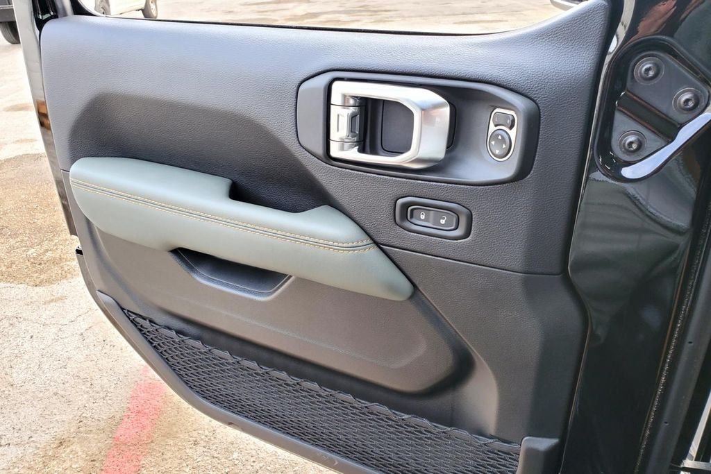 2025 Jeep Gladiator Mojave - Photo 11