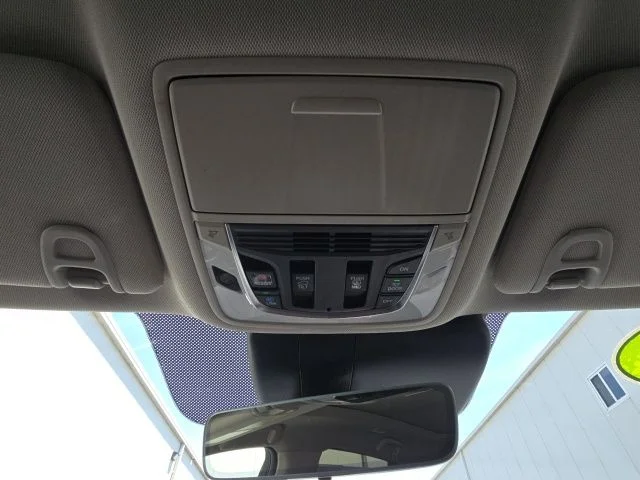Used 2023 White Acura Base image 18