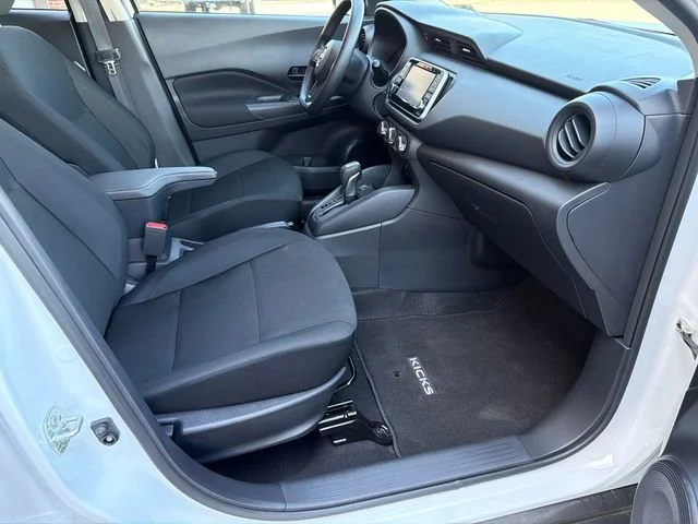 Used 2025 White Nissan S image 13