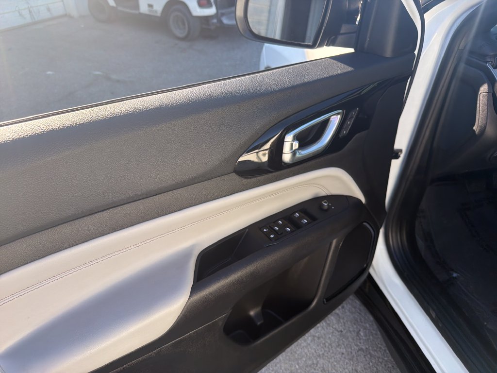 Used 2025 White Jeep Limited image 11