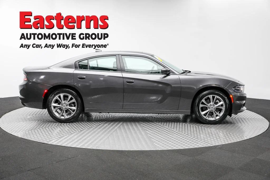 Used 2022 Gray Dodge SXT image 4