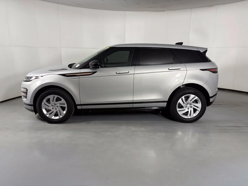 Used 2022 Silver Land Rover Dynamic image 5