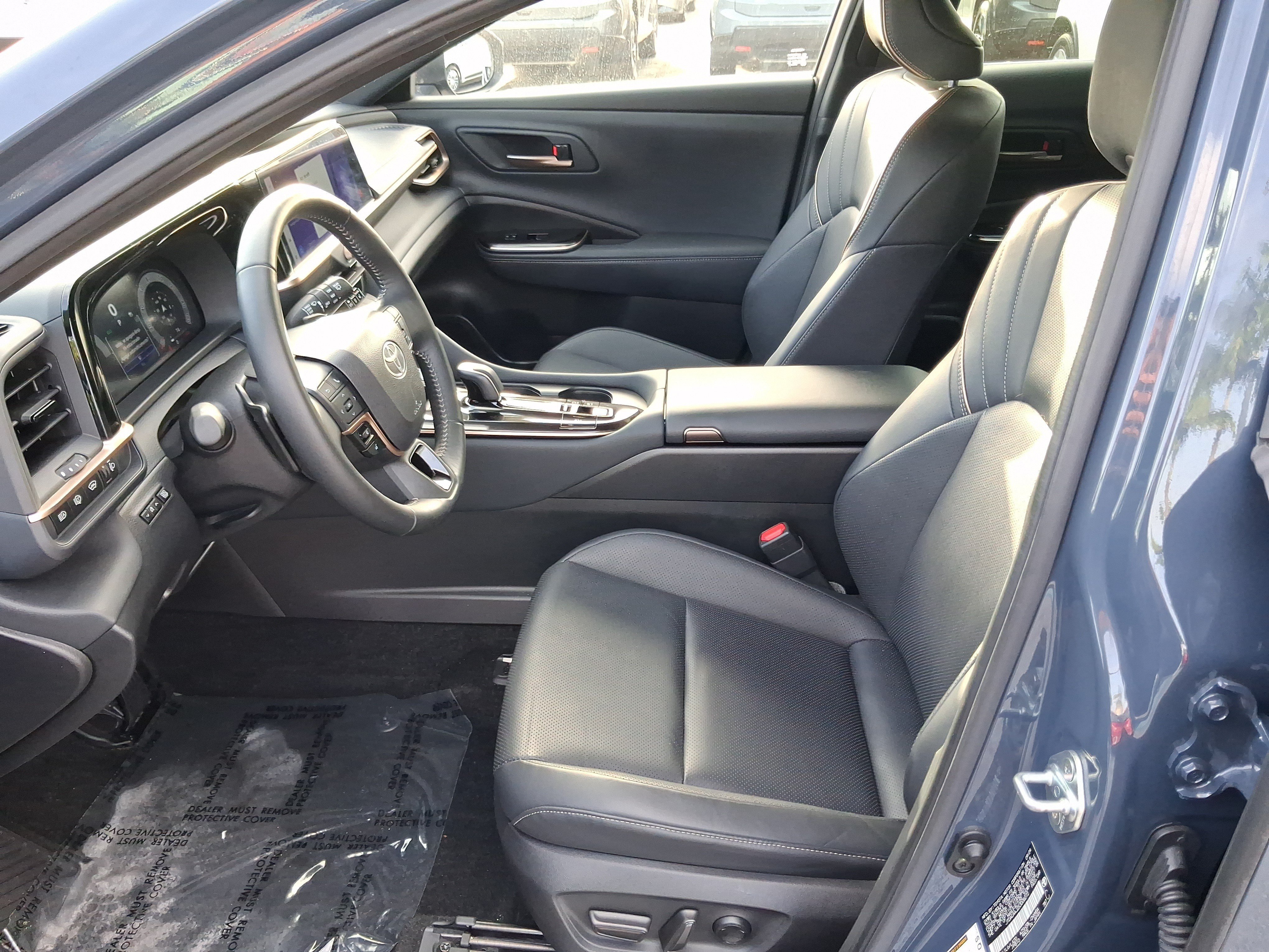 Used 2025 White Toyota XLE image 14