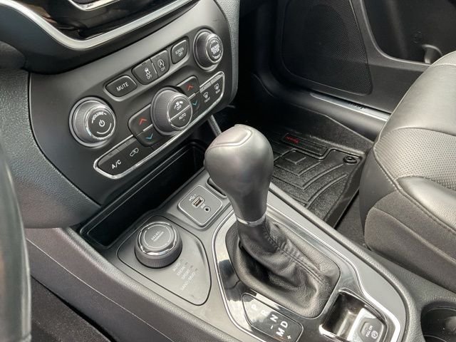 Used 2020 Gray Jeep Limited image 34