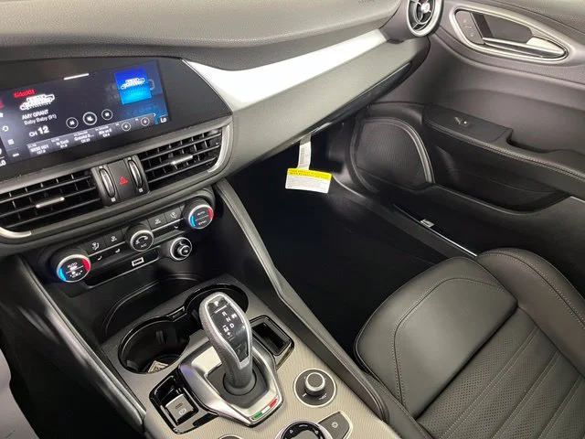 2026 Alfa Romeo Giulia Base - Photo 37