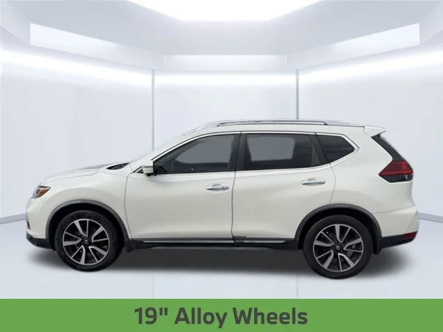 Used 2018 White Nissan SL image 11