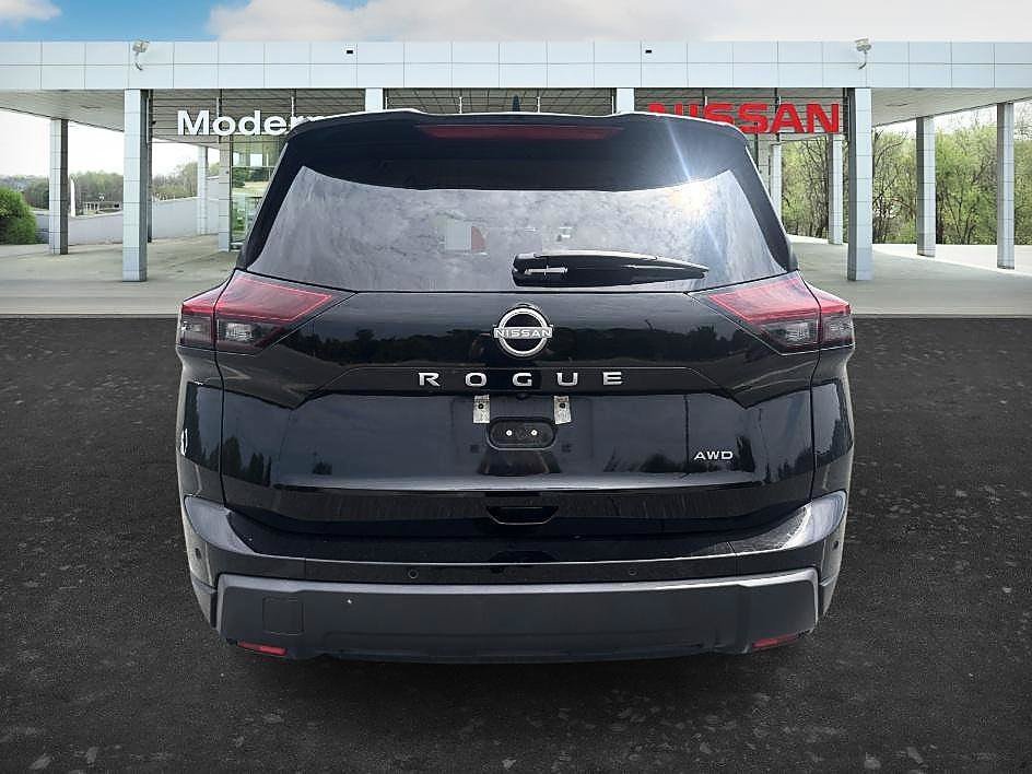 Certified Used 2025 Super Black Nissan SV image 4