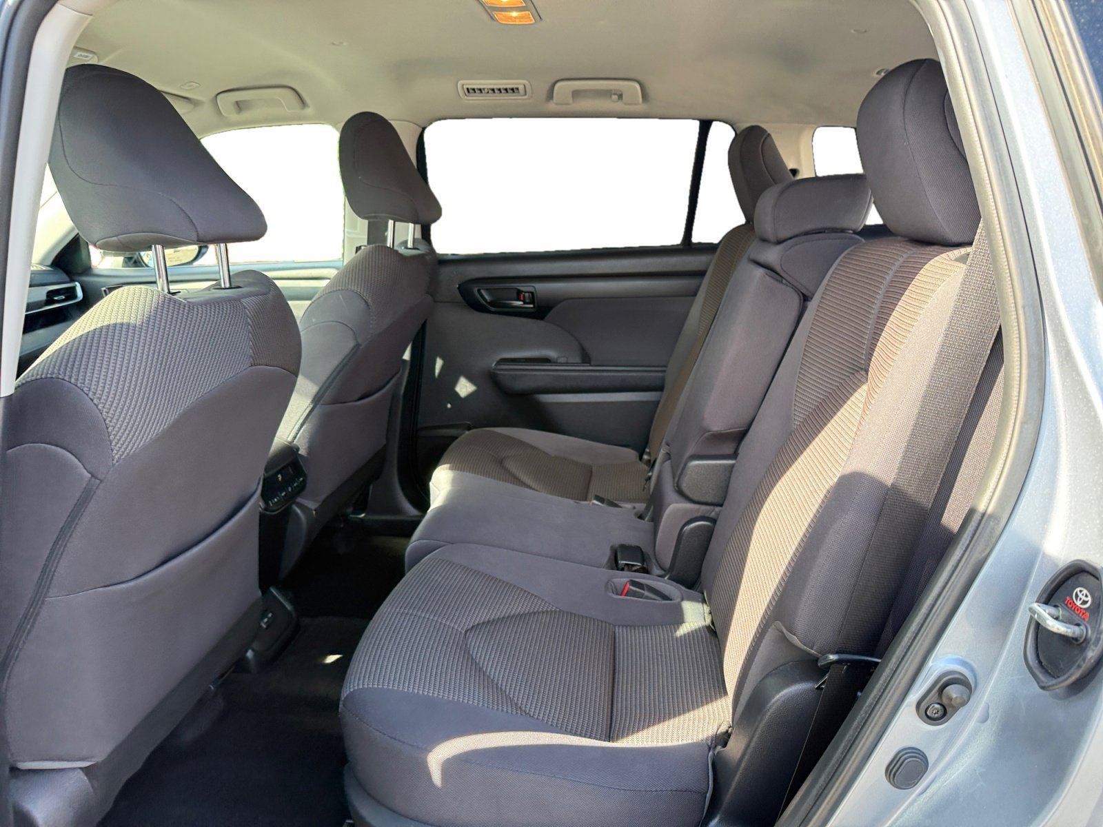 Used 2023 Moon Dust Toyota LE image 16
