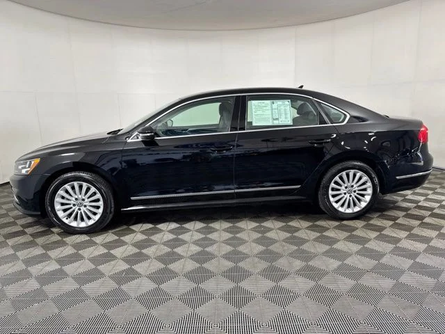 Used 2016 Black Uni Volkswagen 1.8T SE image 7