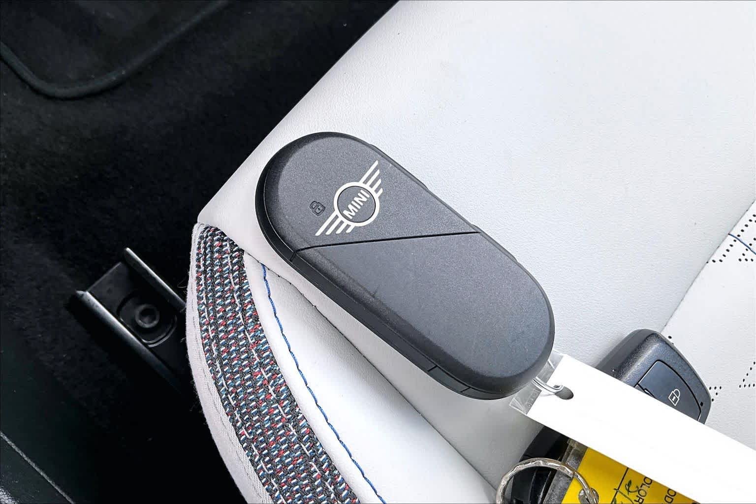Used 2025 WHITE MINI Cooper image 11