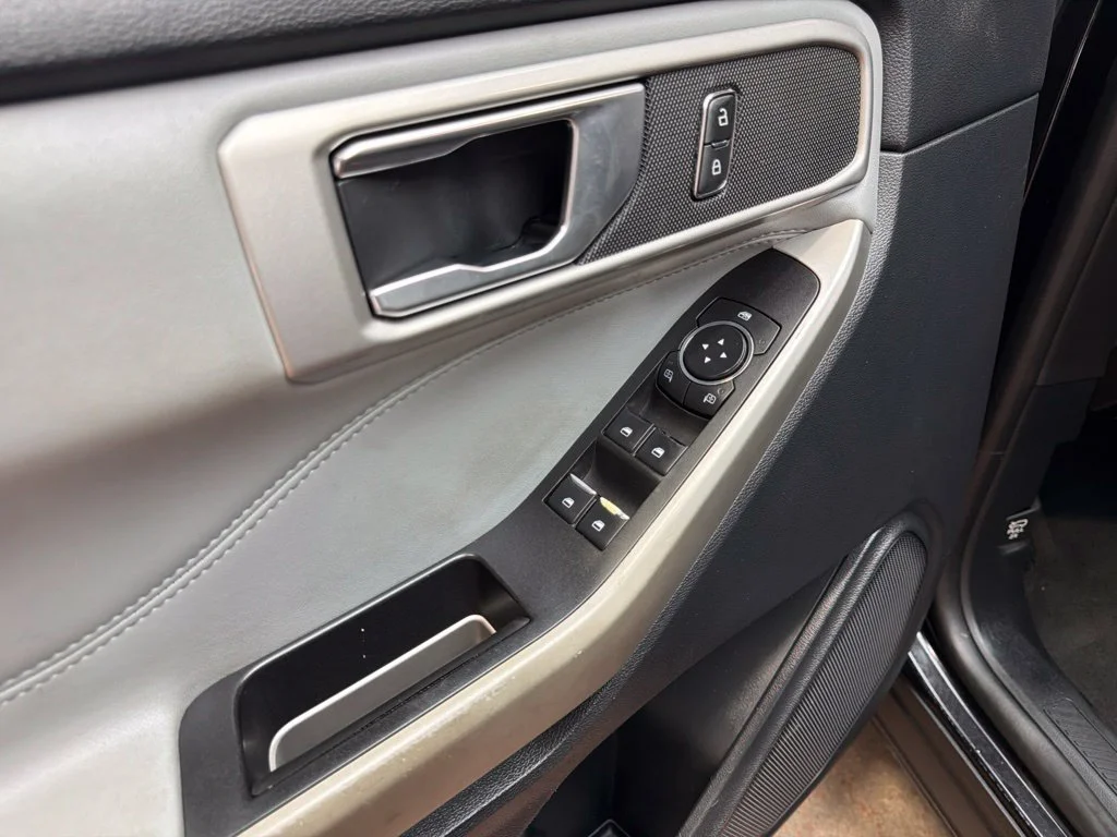 Used 2021 Agate Black Metallic Ford XLT image 24
