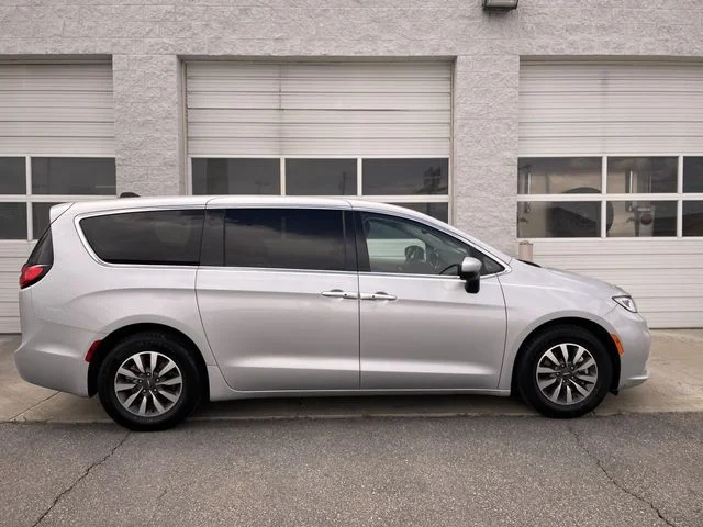 2023 Chrysler Pacifica Hybrid