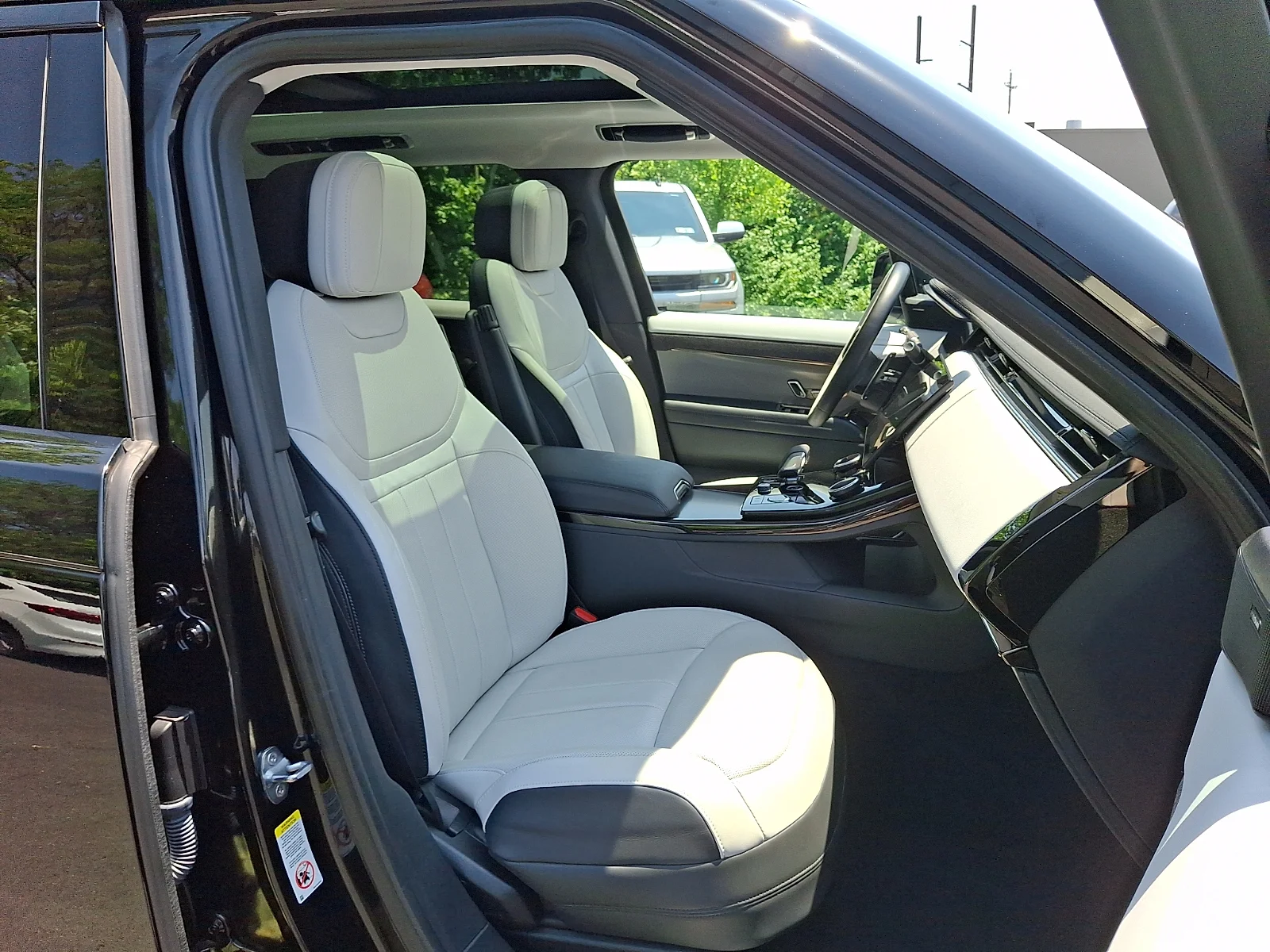 2023 Land Rover Range Rover Sport SE Dynamic - Photo 3