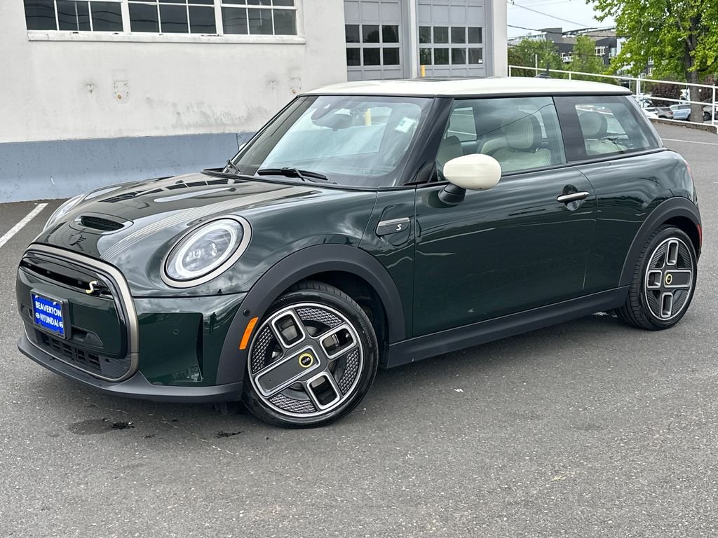 2024 MINI Hardtop Cooper SE's photo