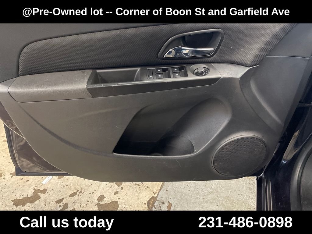 Used 2014 Blue Chevrolet 1LT image 15