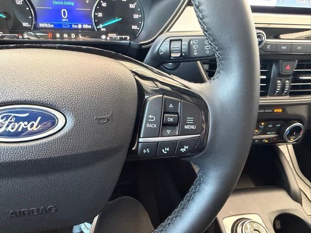 Used 2022 Black Metallic Ford SE image 31