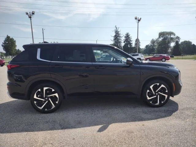 Used 2024 Gray Mitsubishi  image 6