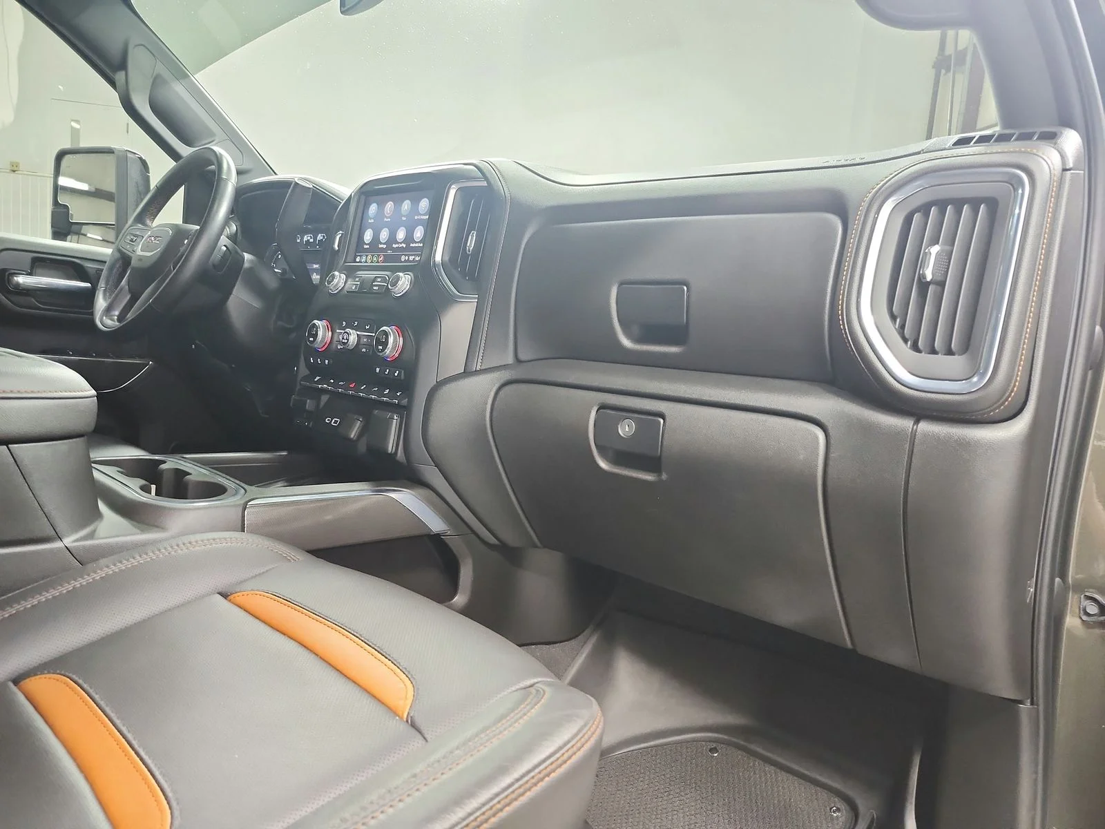Used 2022  GMC AT4 image 44