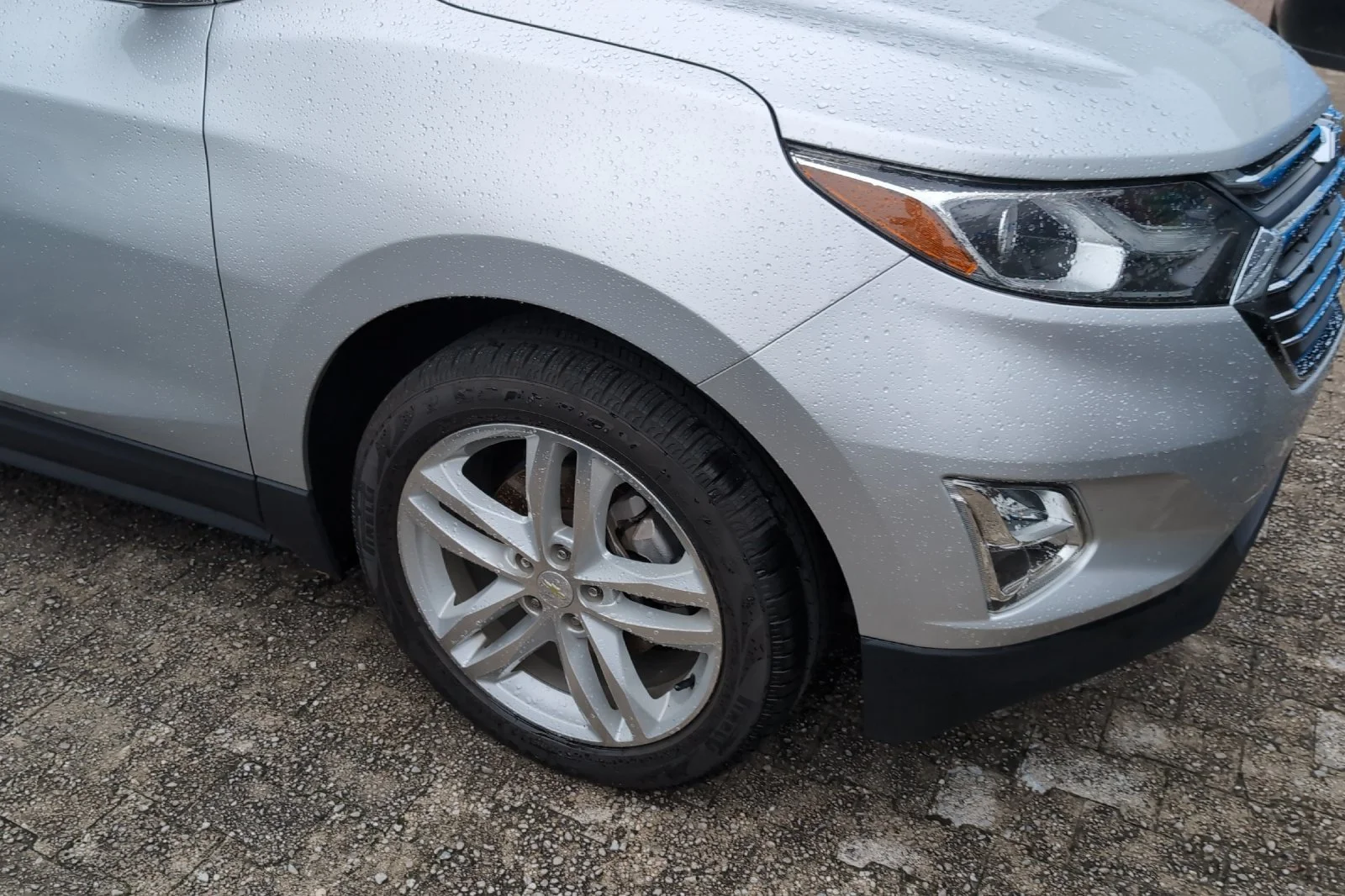 Used 2019 SILVER ICE METALLIC Chevrolet Premier image 3
