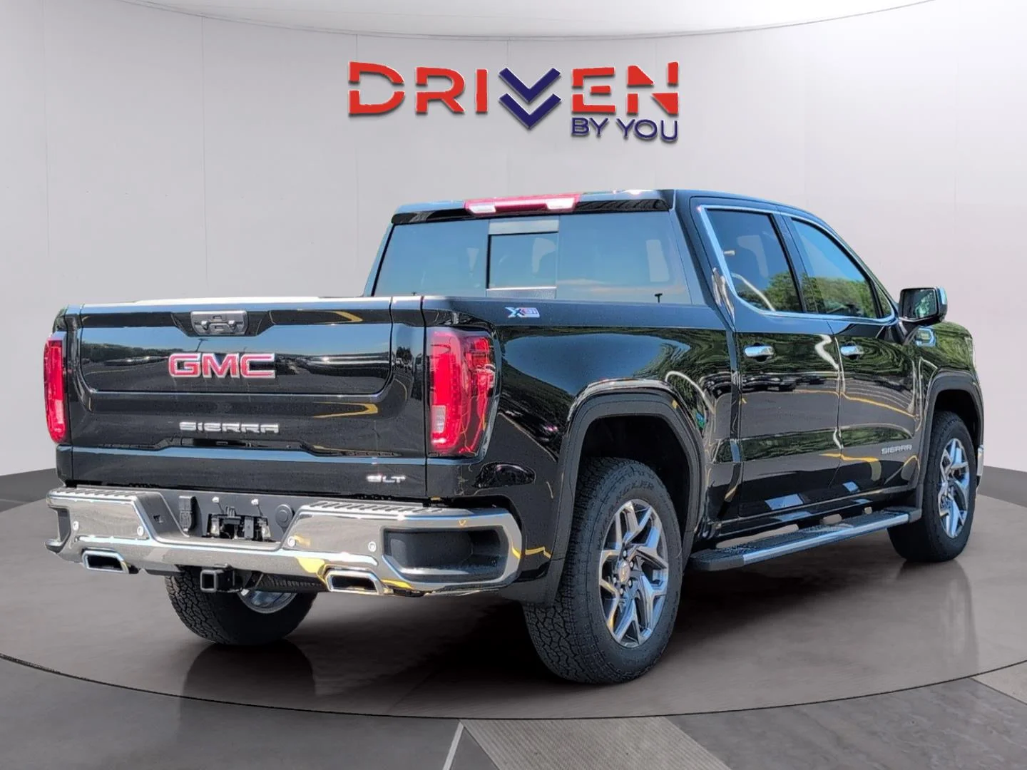 New 2026 Onyx Black GMC SLT image 5