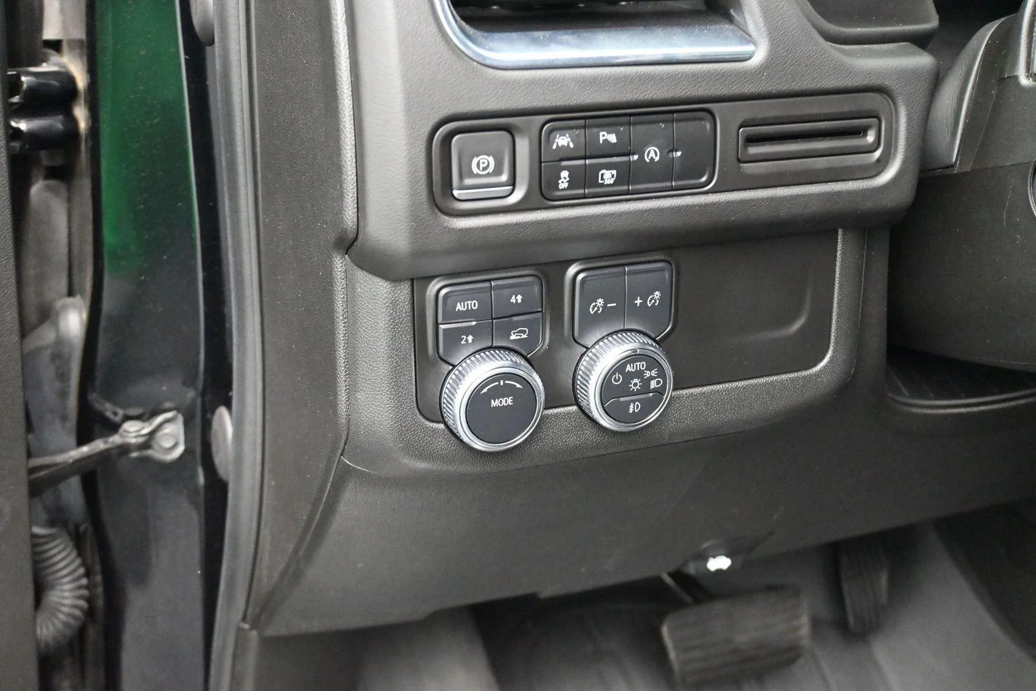 Used 2023 Onyx Black GMC SLT image 20