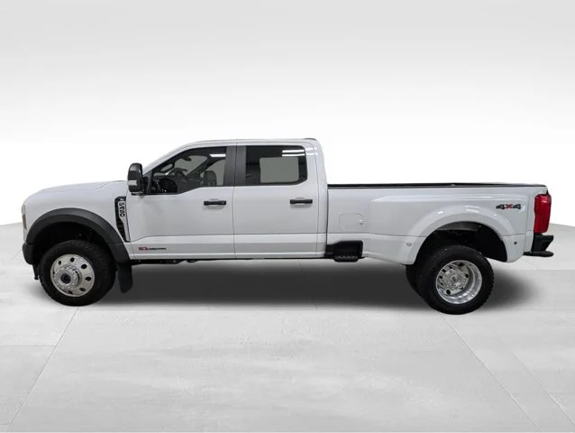 New 2026 Oxford White Ford F-450® XL image 36