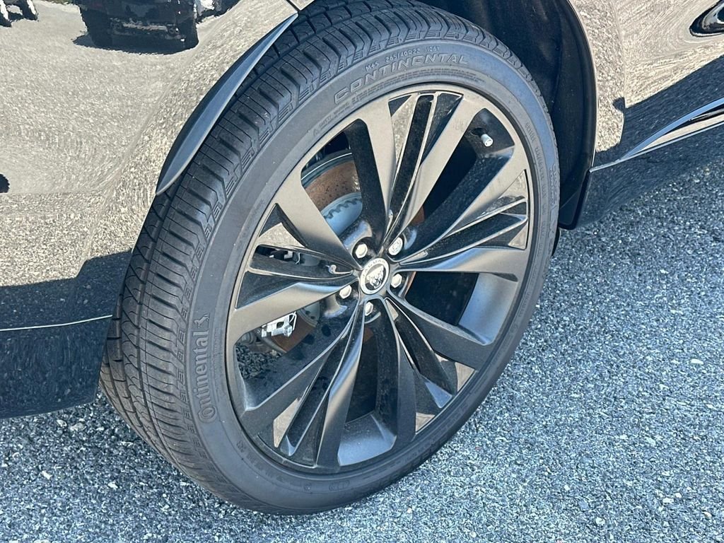 2025 Jaguar F-PACE R-Dynamic S - Photo 17