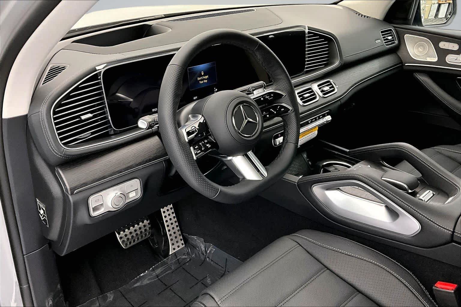 New 2026 MANUFAKTUR Alpine Grey Mercedes-Benz GLS 450 image 2